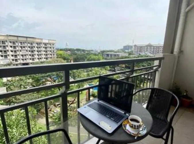 Stylish 2 Bedroom Near Bgc And Airport With Fast Wifi Aparthotel