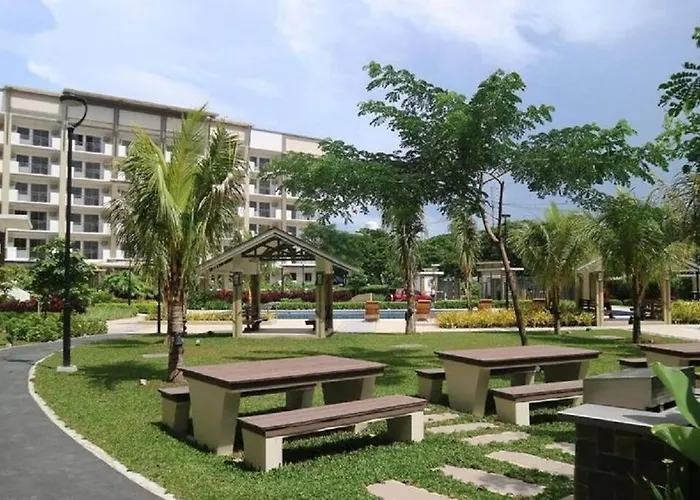 Stylish 2 Bedroom Near Bgc And Airport With Fast Wifi Aparthotel Manila