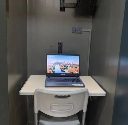 Stylish 2 Bedroom Near Bgc And Airport With Fast Wifi Aparthotel Manila